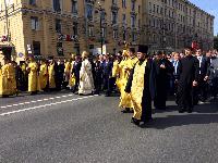 Делегация клириков и мирян Исаакиевского собора приняла участие в Крестном ходе до площади Александра Невского