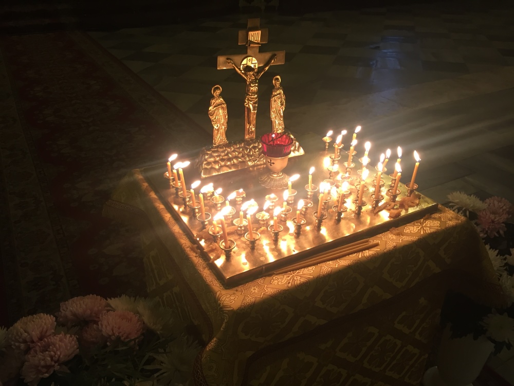 В 40-й день с момента авиакатастрофы российского авиалайнера над Синайским полуостровом в Исаакиевском соборе была совершена панихида о всех погибших