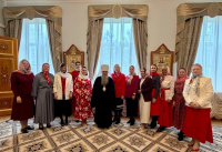 В дни светлого Христова Воскресения матушки из инициативной группы Союза православных матушек Санкт-Петербургской епархии пришли поздравить Владыку Варсонофия. 