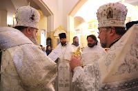 За усердные труды на благо Русской Православной Церкви протоиерей Алексий Исаев награжден крестом с украшениями