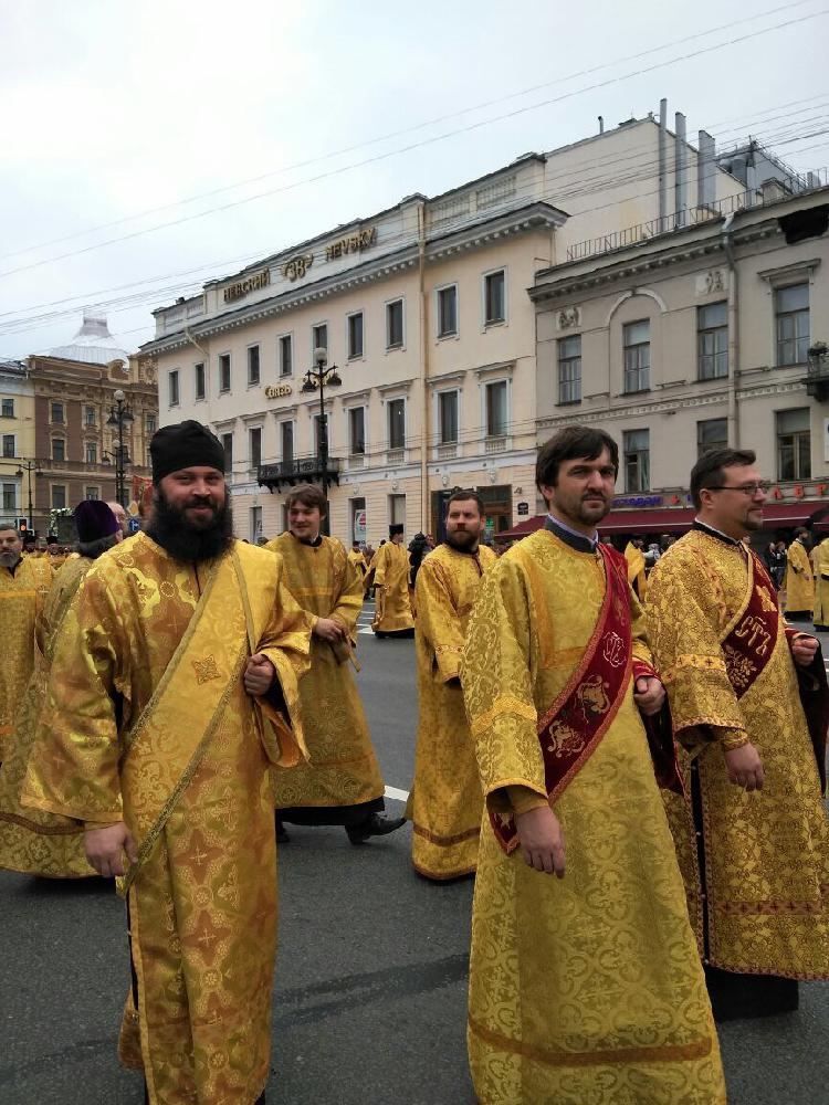12 сентября духовенство Собора участвовало в Крестном ходе