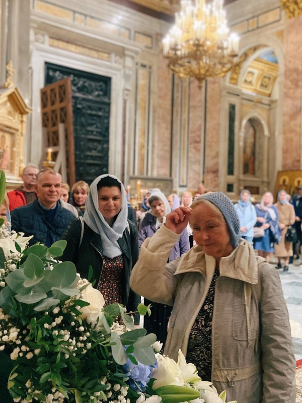 20 сентября, в канун праздника Рождества Пресвятой Владычицы нашей Богородицы и Приснодевы Марии в Исаакиевском соборе было совершено Всенощное Бдение.