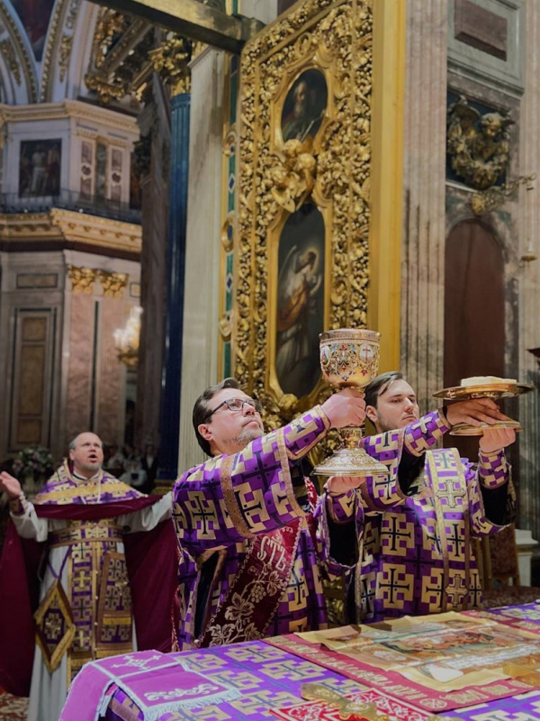 26 марта 2023 года, в неделю 4-ю Великого поста, преподобного Иоанна Лествичника, в Исаакиевском соборе была совершена Божественная Литургия.