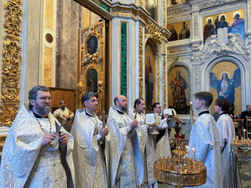 6 января 2026 года в навечерие Рождества Христова, Рождественский сочельник в Исаакиевском соборе были совершены Царские Часы, великая вечерня и Божественная Литургия святителя Василия Великого.