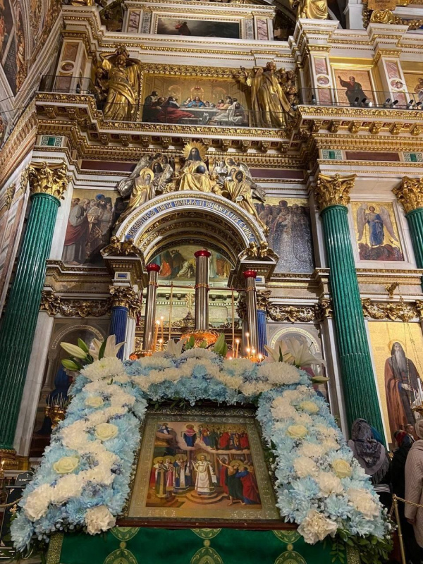 14 октября 2025 года  - Покров Пресвятой Владычицы нашей Богородицы. 