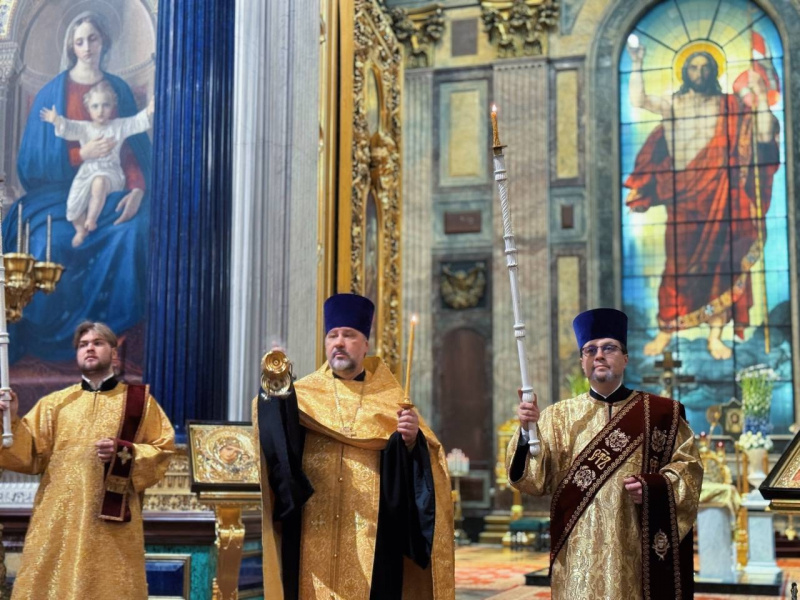 11 октября 2025 года, в канун 18-й недели по Пятидесятнице, в Исаакиевском соборе было совершено Всенощное бдение.