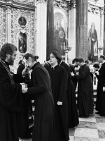 Вечером 22 февраля 2026 года, в Неделю сыропустную, воспоминание Адамова изгнания (Прощеное воскресенье), в Исаакиевском соборе была совершена вечерня и Чин прощения.