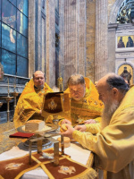 В Неделю 22-ю по Пятидесятнице, 9 ноября, митрополит Санкт-Петербургский и Ладожский Варсонофий совершил Божественную литургию в Исаакиевском соборе.