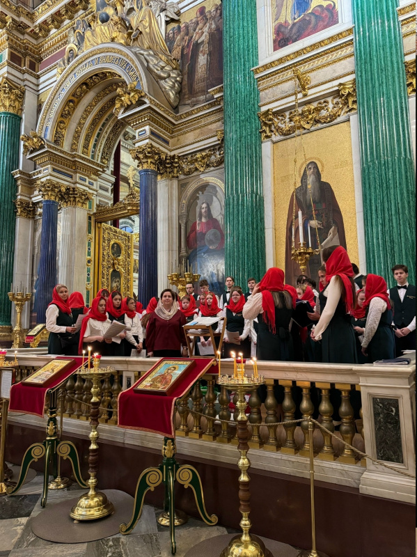 26 апреля 2026 года, в неделю 3-ю по Пасхе, святых жен-мироносиц в Исаакиевском соборе была совершена Божественная Литургия.