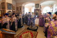 28 марта 2026 года ключарь Исаакиевского собора, благочинный Выборгского района протоиерей Роман Ковальский сослужил митрополиту Санкт-Петербургскому и Ладожскому Варсонофию за Всенощным Бдением в храме Преображения Господня в Лесном.