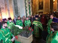 Всенощное бдение с литией в праздник Входа Господня в Иерусалим совершено в Исаакиевском соборе