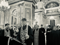 Вечером 24 февраля 2026 года, во вторник первой седмицы Великого поста, в Исаакиевском соборе было совершено великое повечерие с чтением Великого покаянного канона преподобного Андрея Критского.