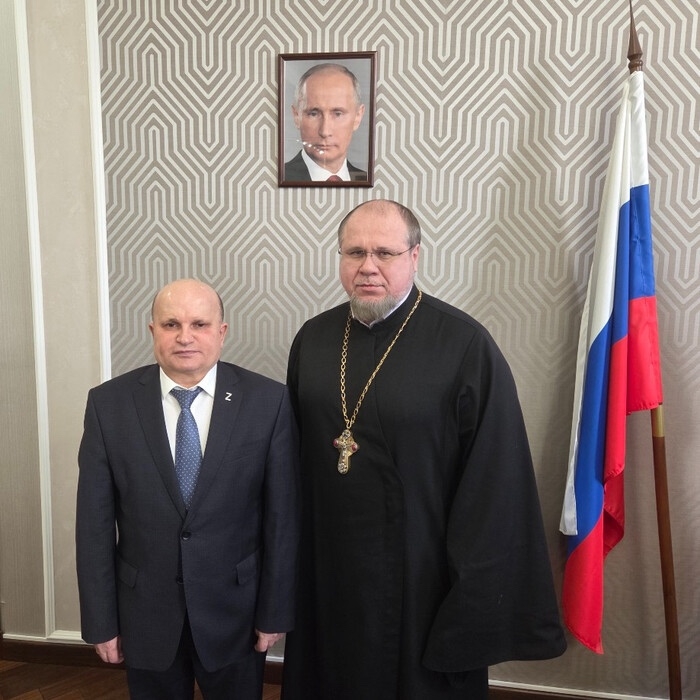 Благочинный Выборгского округа, ключарь Исаакиевского собора протоиерей Роман Ковальский встретился с главой района