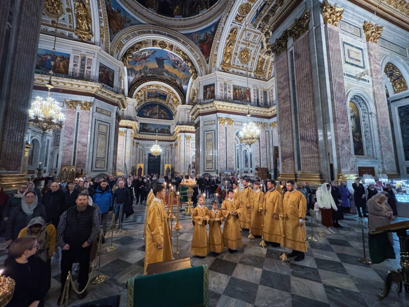 30 ноября 2025 года, в 25-ю неделю по Пятидесятнице, в Исаакиевской соборе была совершена Божественная Литургия.