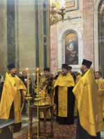 18 декабря 2025 года, в канун дня памяти святителя Николая, архиепископа Мир Ликийских, чудотворца в Исаакиевском соборе было совершено Всенощное бдение.