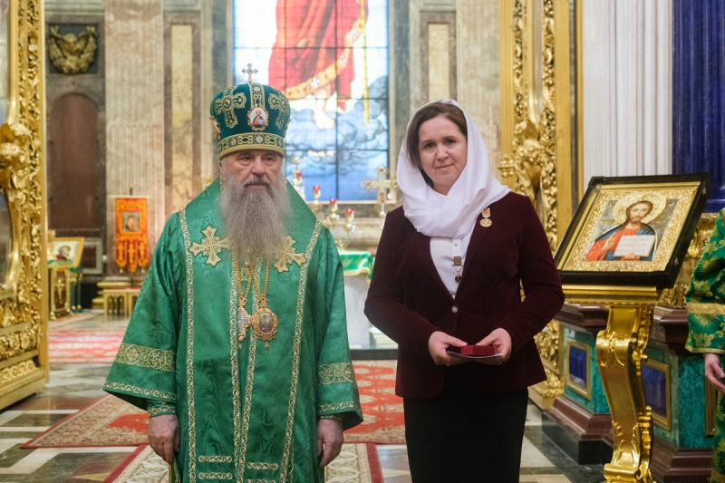 В праздник Входа Господня в Иерусалим, 17 апреля, митрополит Санкт-Петербургский и Ладожский Варсонофий совершил Божественную литургию в Исаакиевском соборе.