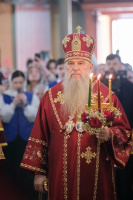 12 апреля 2026 года ключарь Исаакиевского собора, благочинный Выборгского района протоиерей Роман Ковальский сослужил митрополиту Санкт-Петербургскому и Ладожскому Варсонофию за Пасхальной Вечерней в Свято-Троицком соборе Александро-Невской лавры.