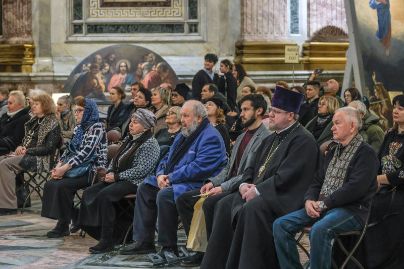 Ключарь собора протоиерея Роман Ковальский посетил презентацию книги «Записки» князя А. Ф. Львова в Исаакиевском собор. 