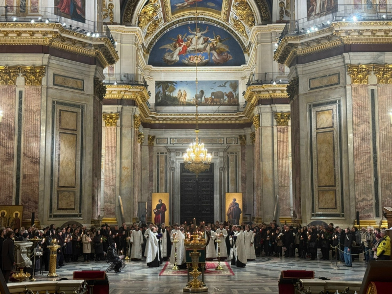 Ключарь собора протоиерей Роман Ковальский совершил отпевание Сергея Валентиновича Стадлера в Исаакиевском соборе.