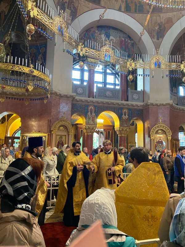 18 сентября 2025 года, клирики Исаакиевского собора в составе священнослужителей Адмиралтейского церковного округа совершили акафистное пение перед ковчегом с частицей мощей святителя Луки Крымского в Казанском храме Новодевичьего монастыря.