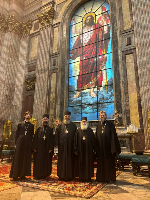 11 октября представители Македонской Православной Церкви посетили Исаакиевский собор.