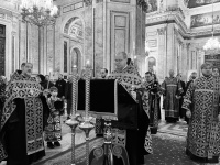 Вечером 9 апреля 2026 года, в канун пятницы Страстной седмицы, в Исаакиевском соборе была совершена утреня Великого Пятка с чтением двенадцати Евангелий Святых Страстей Господа нашего Иисуса Христа.